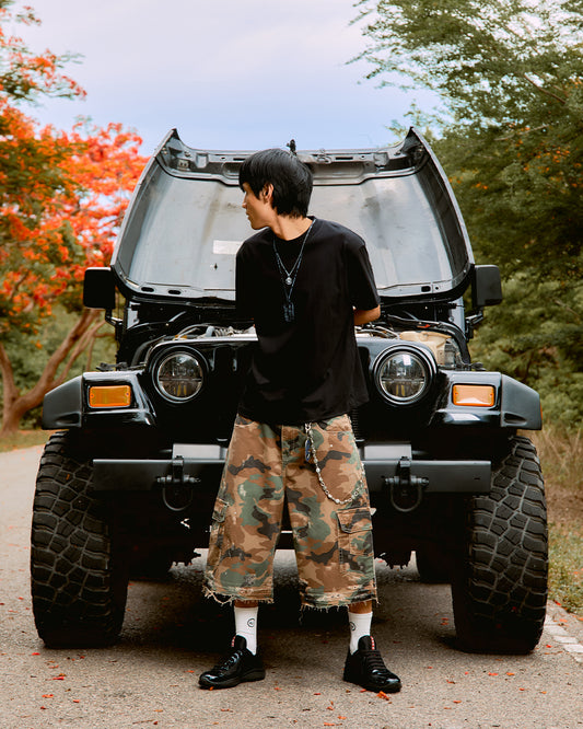 DM26 Necklace Boxy T-Shirt Black