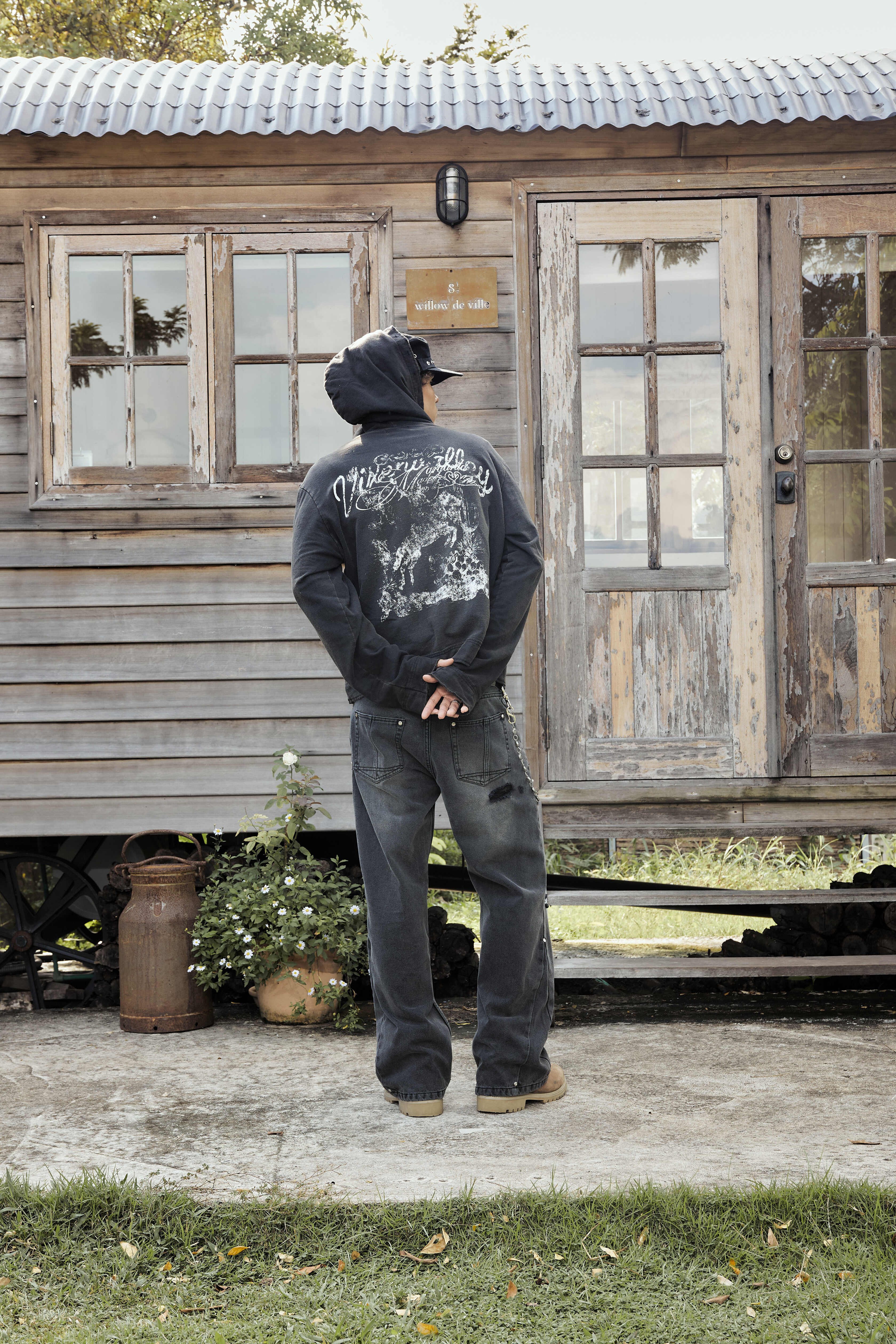 Vixen Hoodie Sunfaded (Ships on Oct 29)